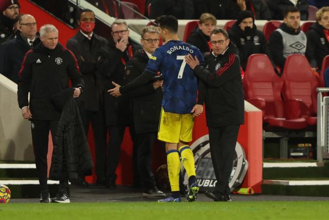 江南体育网页版-C罗为啥刚来就要走？有代沟 曼联年轻人不听他话！